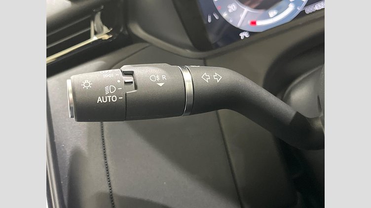 2024 認定中古車 Land Rover Range Rover Velar フジホワイト D200マイルドハイブリッド（ディーゼル） スタンダードホイールベース S