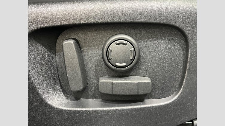 2024 認定中古車 Land Rover Range Rover Velar フジホワイト D200マイルドハイブリッド（ディーゼル） スタンダードホイールベース S