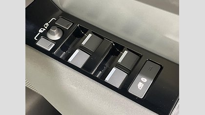 Range Rover Velar 25