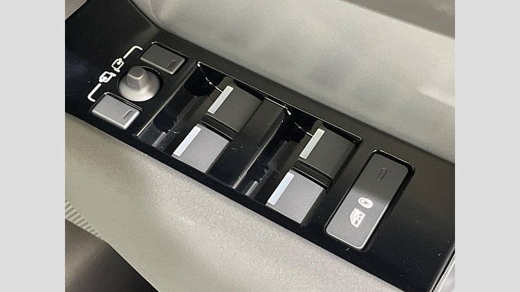 2024 認定中古車 Land Rover Range Rover Velar フジホワイト D200マイルドハイブリッド（ディーゼル） スタンダードホイールベース S