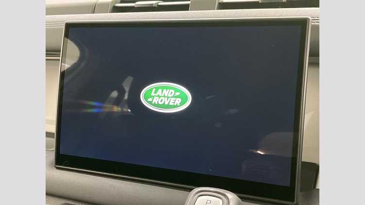 2024 認定中古車 Land Rover Defender 110 シリコンシルバー D350 ディーゼルマイルドハイブリッド X-Dynamic SE