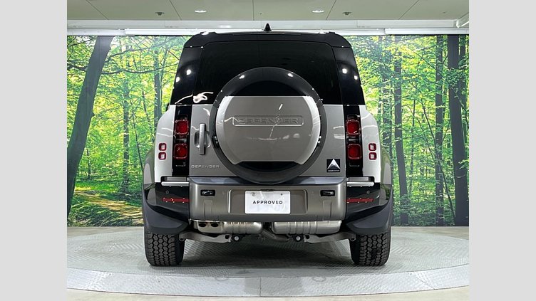 2024 認定中古車 Land Rover Defender 110 シリコンシルバー D350 ディーゼルマイルドハイブリッド X-Dynamic SE