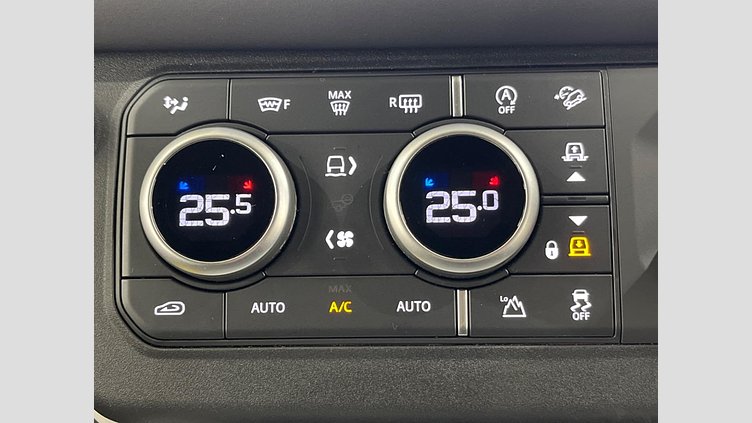 2024 認定中古車 Land Rover Defender 110 シリコンシルバー D350 ディーゼルマイルドハイブリッド X-Dynamic SE