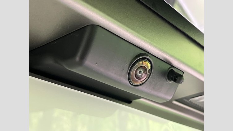 2024 認定中古車 Land Rover Defender 110 シリコンシルバー D350 ディーゼルマイルドハイブリッド X-Dynamic SE