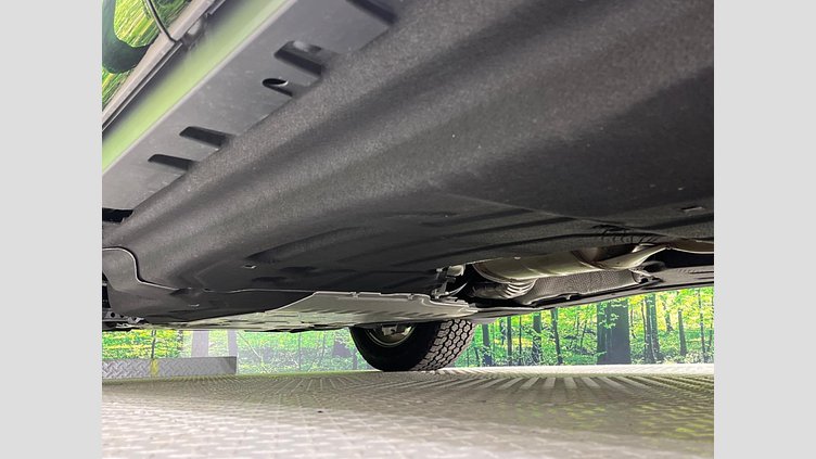 2024 認定中古車 Land Rover Defender 110 シリコンシルバー D350 ディーゼルマイルドハイブリッド X-Dynamic SE