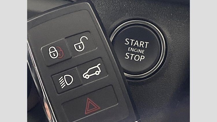 2024 認定中古車 Land Rover Defender 110 シリコンシルバー D350 ディーゼルマイルドハイブリッド X-Dynamic SE