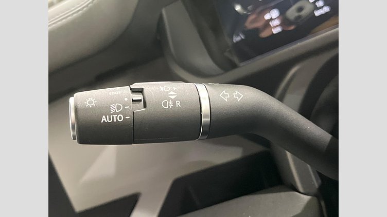 2024 認定中古車 Land Rover Defender 110 シリコンシルバー D350 ディーゼルマイルドハイブリッド X-Dynamic SE