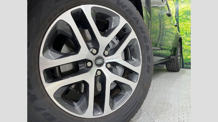 2024 認定中古車 Land Rover Defender 110 シリコンシルバー D350 ディーゼルマイルドハイブリッド X-Dynamic SE