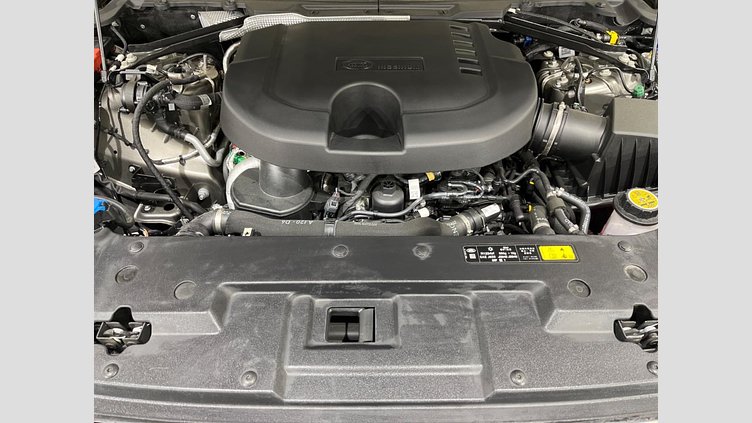 2024 認定中古車 Land Rover Defender 110 シリコンシルバー D350 ディーゼルマイルドハイブリッド X-Dynamic SE