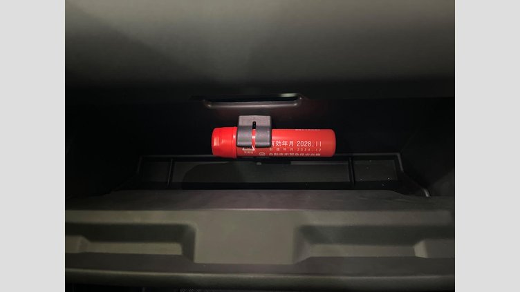 2024 認定中古車 Land Rover Defender 110 シリコンシルバー D350 ディーゼルマイルドハイブリッド X-Dynamic SE