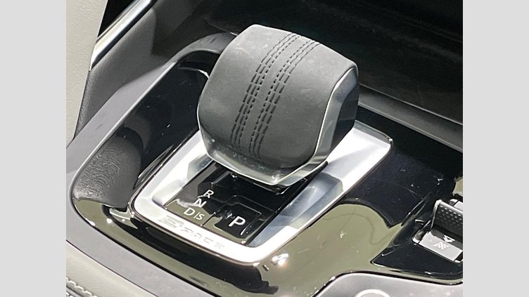 2024 認定中古車 Jaguar E-Pace カルパチアングレイ D200マイルドハイブリッド（ディーゼル） R-DYNAMIC SE