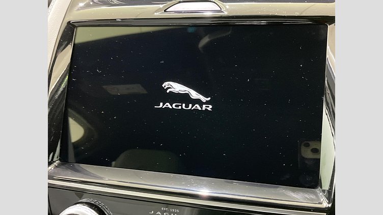 2024 認定中古車 Jaguar E-Pace カルパチアングレイ D200マイルドハイブリッド（ディーゼル） R-DYNAMIC SE