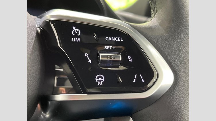 2024 認定中古車 Jaguar E-Pace カルパチアングレイ D200マイルドハイブリッド（ディーゼル） R-DYNAMIC SE