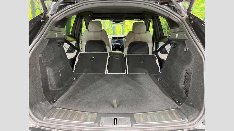 2024 認定中古車 Jaguar E-Pace カルパチアングレイ D200マイルドハイブリッド（ディーゼル） R-DYNAMIC SE