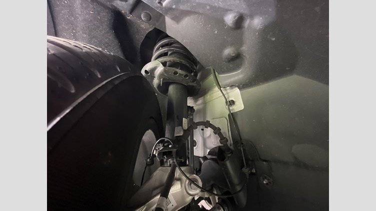 2024 認定中古車 Land Rover Discovery Sport ハクバシルバー D200マイルドハイブリッド（ディーゼル） 標準ホイール DYNAMIC SE