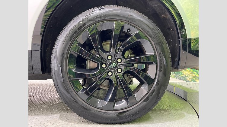 2024 認定中古車 Land Rover Discovery Sport ハクバシルバー D200マイルドハイブリッド（ディーゼル） 標準ホイール DYNAMIC SE