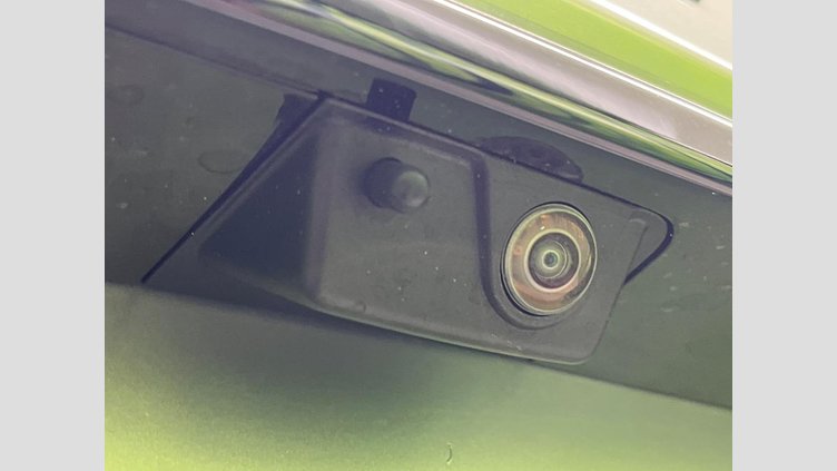 2024 認定中古車 Land Rover Discovery Sport ハクバシルバー D200マイルドハイブリッド（ディーゼル） 標準ホイール DYNAMIC SE