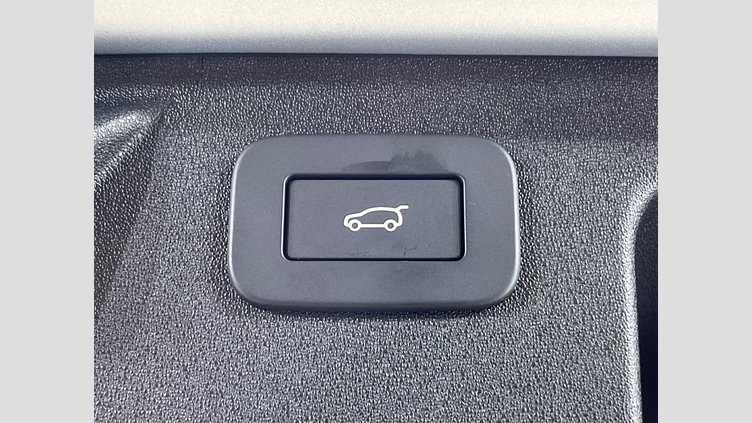 2024 認定中古車 Land Rover Discovery Sport ハクバシルバー D200マイルドハイブリッド（ディーゼル） 標準ホイール DYNAMIC SE