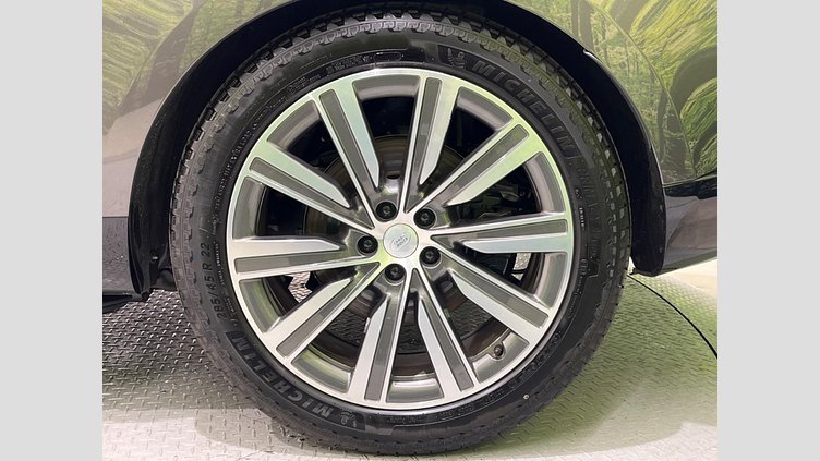 2024 認定中古車 Land Rover Range Rover シャラントグレイ D350 AWD MHEV（AT） スタンダードホイールベース Autobiography