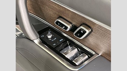 Range Rover 48