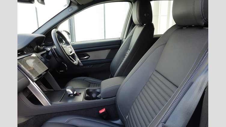 2024 認定中古車 Land Rover Discovery Sport サントリーニブラック D200マイルドハイブリッド（ディーゼル） 標準ホイール DYNAMIC SE