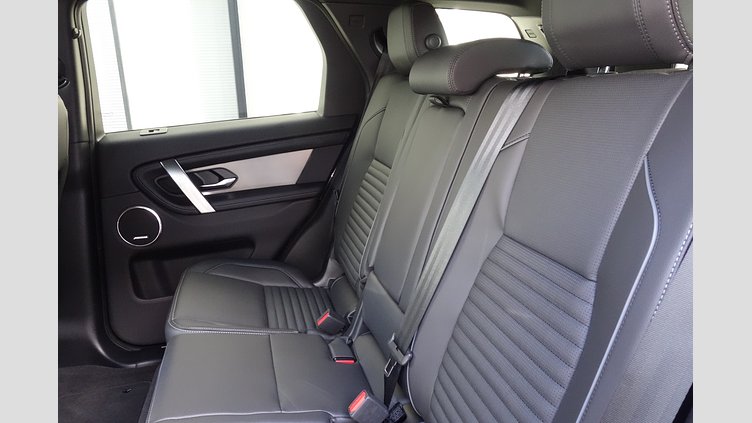 2024 認定中古車 Land Rover Discovery Sport サントリーニブラック D200マイルドハイブリッド（ディーゼル） 標準ホイール DYNAMIC SE