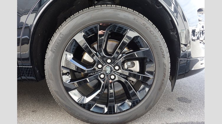 2024 認定中古車 Land Rover Discovery Sport サントリーニブラック D200マイルドハイブリッド（ディーゼル） 標準ホイール DYNAMIC SE