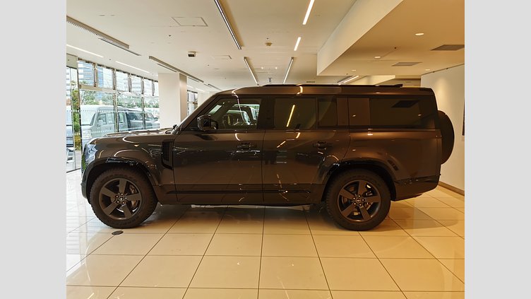 2025 認定中古車 Land Rover Defender 130 カルパチアングレイ D350 ディーゼルマイルドハイブリッド X-Dynamic SE