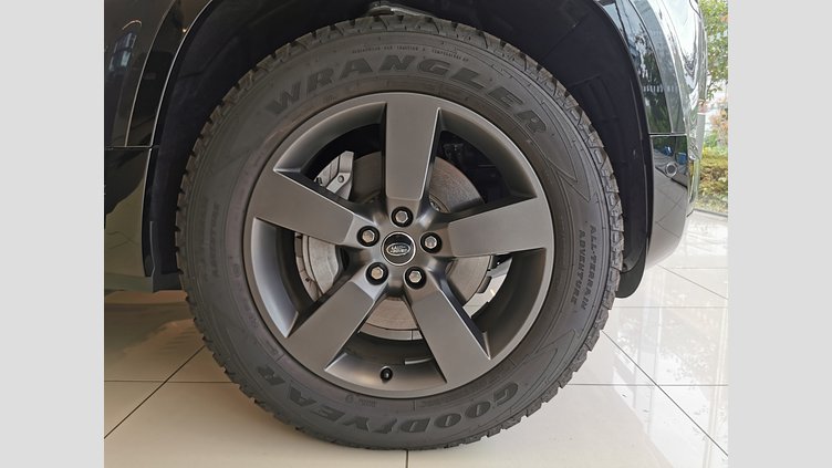 2025 認定中古車 Land Rover Defender 130 カルパチアングレイ D350 ディーゼルマイルドハイブリッド X-Dynamic SE