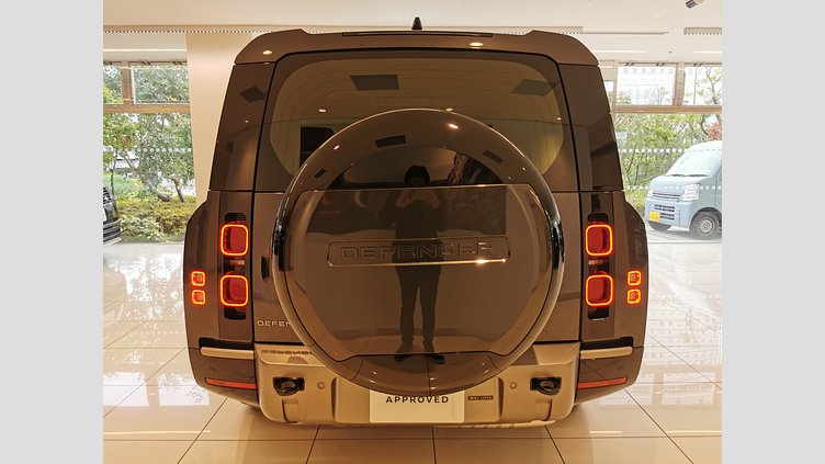 2025 認定中古車 Land Rover Defender 130 カルパチアングレイ D350 ディーゼルマイルドハイブリッド X-Dynamic SE