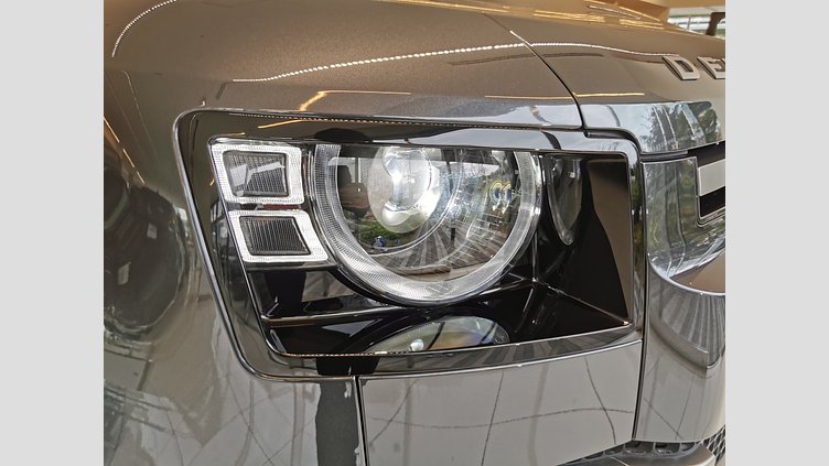 2025 認定中古車 Land Rover Defender 130 カルパチアングレイ D350 ディーゼルマイルドハイブリッド X-Dynamic SE