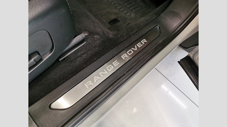 2024 認定中古車 Land Rover Range Rover Evoque ソウルパールシルバー D200マイルドハイブリッド（ディーゼル） Standard Wheelbase DYNAMIC SE