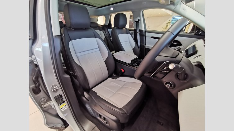 2024 認定中古車 Land Rover Range Rover Evoque ソウルパールシルバー D200マイルドハイブリッド（ディーゼル） Standard Wheelbase DYNAMIC SE