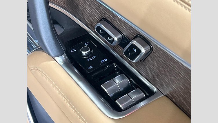 2024 認定中古車 Land Rover Range Rover シャラントグレイ D300 AWD MHEV（AT） スタンダードホイールベース Autobiography