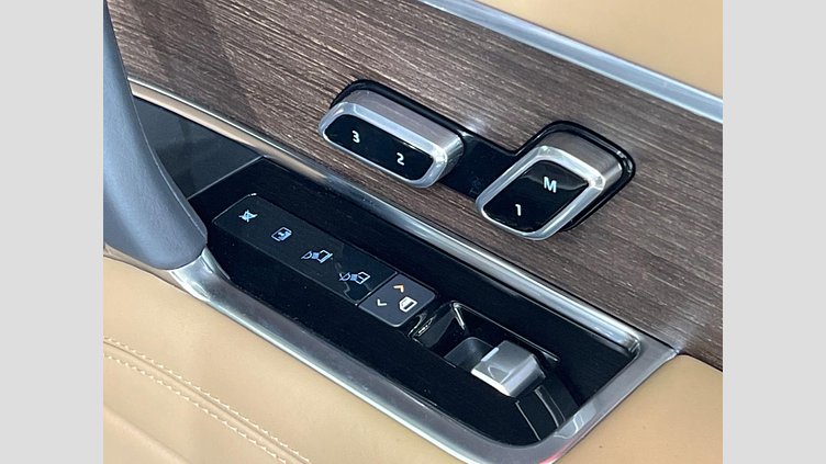 2024 認定中古車 Land Rover Range Rover シャラントグレイ D300 AWD MHEV（AT） スタンダードホイールベース Autobiography