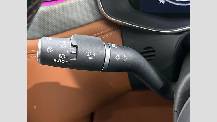 2023 認定中古車 Jaguar F-Pace Tourmaline Brown P550 AWD（オートマチック） SVR