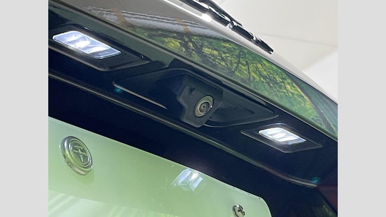 2023 認定中古車 Jaguar F-Pace Tourmaline Brown P550 AWD（オートマチック） SVR