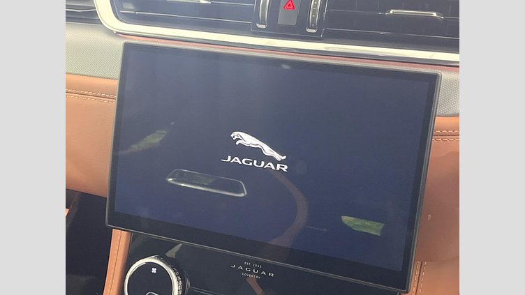 2023 認定中古車 Jaguar F-Pace Tourmaline Brown P550 AWD（オートマチック） SVR