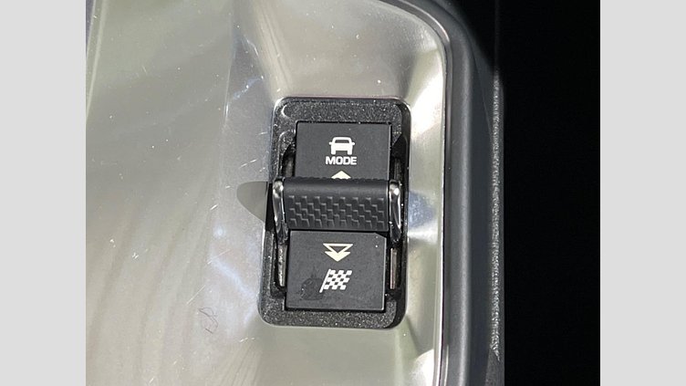 2019 認定中古車 Jaguar E-Pace フジホワイト D180 オートマチック全輪駆動 S