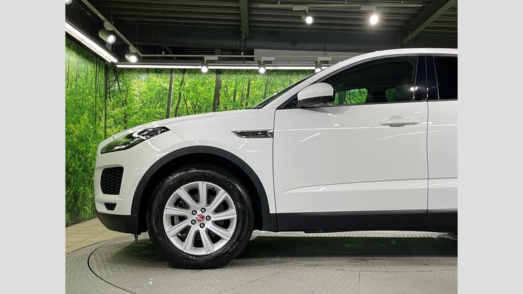 2019 認定中古車 Jaguar E-Pace フジホワイト D180 オートマチック全輪駆動 S