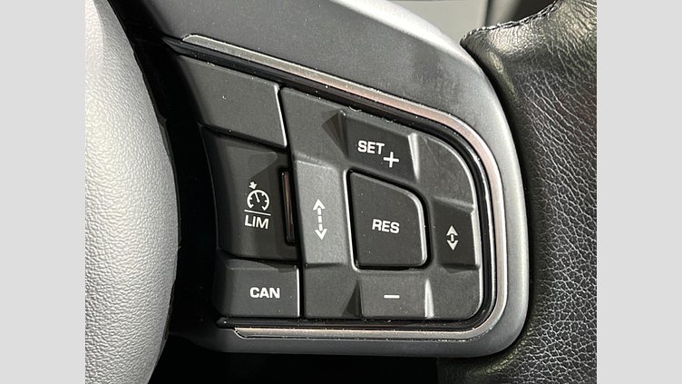 2019 認定中古車 Jaguar E-Pace フジホワイト D180 オートマチック全輪駆動 S