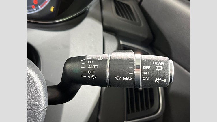 2019 認定中古車 Jaguar E-Pace フジホワイト D180 オートマチック全輪駆動 S