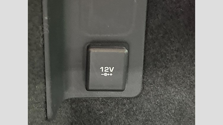 2019 認定中古車 Jaguar E-Pace フジホワイト D180 オートマチック全輪駆動 S