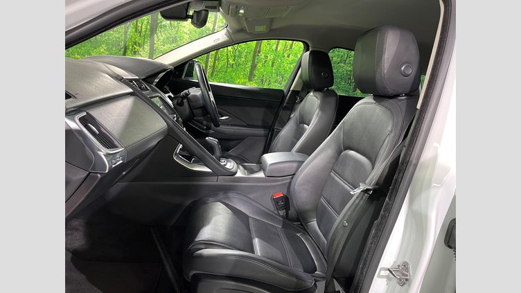 2019 認定中古車 Jaguar E-Pace フジホワイト D180 オートマチック全輪駆動 S