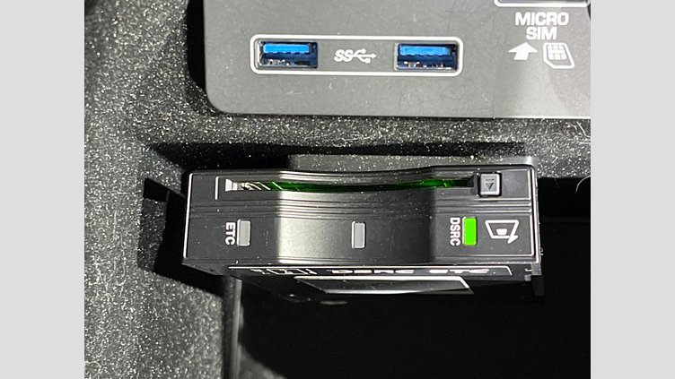 2019 認定中古車 Jaguar E-Pace フジホワイト D180 オートマチック全輪駆動 S