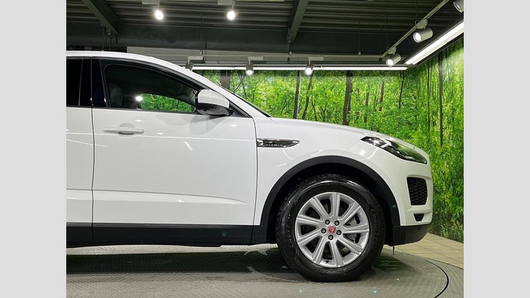 2019 認定中古車 Jaguar E-Pace フジホワイト D180 オートマチック全輪駆動 S
