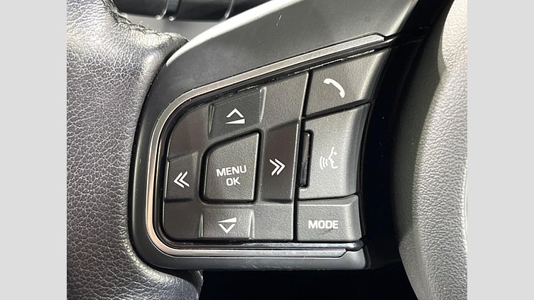 2019 認定中古車 Jaguar E-Pace フジホワイト D180 オートマチック全輪駆動 S