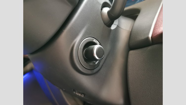 2024 認定中古車 Land Rover Range Rover Velar ハクバシルバー P400eプラグインハイブリッド（ガソリン） スタンダードホイールベース Dynamic HSE