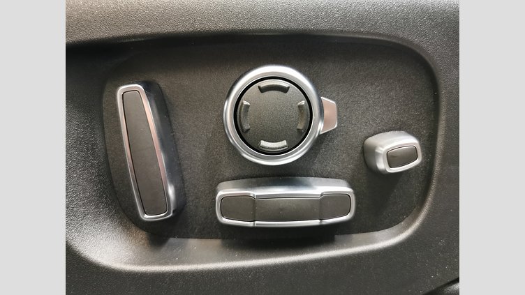 2024 認定中古車 Land Rover Range Rover Velar ハクバシルバー P400eプラグインハイブリッド（ガソリン） スタンダードホイールベース Dynamic HSE