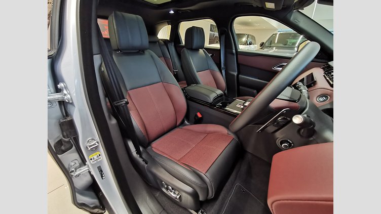 2024 認定中古車 Land Rover Range Rover Velar ハクバシルバー P400eプラグインハイブリッド（ガソリン） スタンダードホイールベース Dynamic HSE